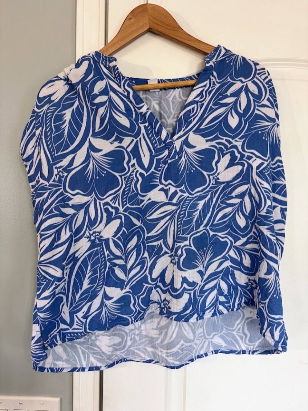 Old Navy Blue White Floral 2 Piece Shorts Set Medium